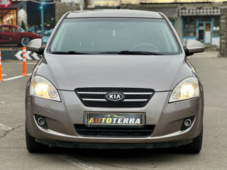 KIA Ceed foto 2