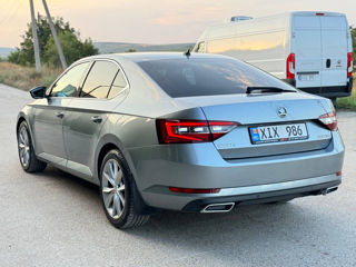 Skoda Superb foto 4