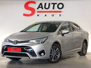 Toyota Avensis foto 1