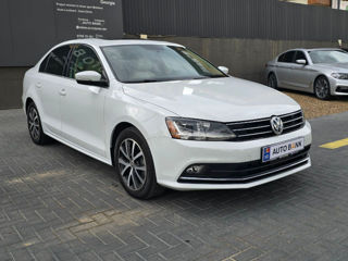 Volkswagen Jetta foto 1