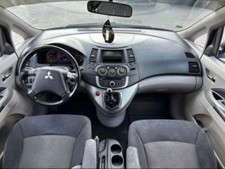 Mitsubishi Grandis foto 6