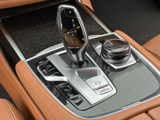 BMW 7 Series foto 14