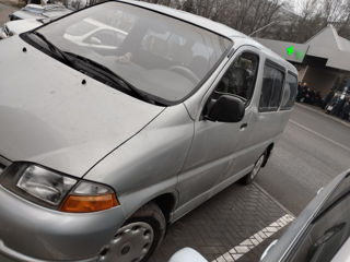 Toyota Hiace foto 3