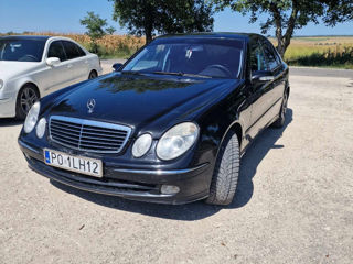 Mercedes E-Class foto 2