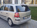 Opel Zafira foto 2