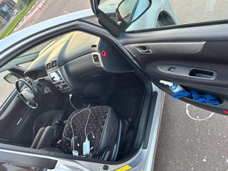 Toyota Avensis Verso foto 6
