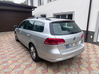 Volkswagen Passat foto 3