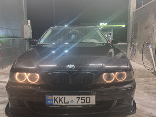 BMW 5 Series foto 3