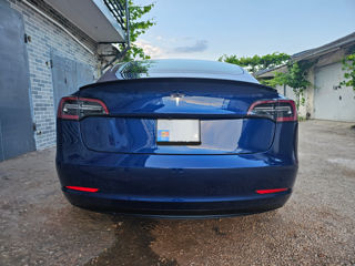 Tesla Model 3 foto 4