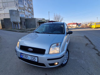 Ford Fusion foto 3