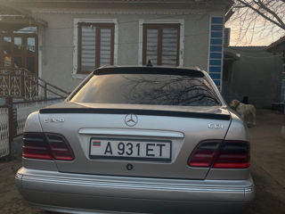 Mercedes E-Class foto 6