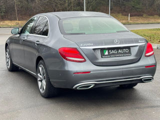 Mercedes E-Class foto 2