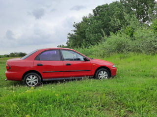 Mazda 323 foto 5