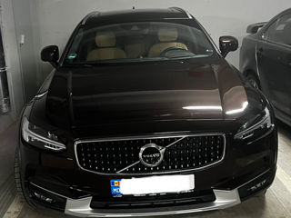 Volvo V90 Cross Country