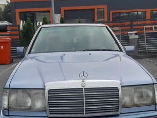 Mercedes Series (W124) foto 1