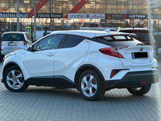 Toyota C-HR foto 3