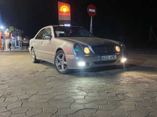 Mercedes E-Class foto 6