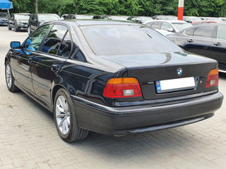 BMW 5 Series foto 3