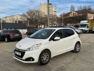 Peugeot 208 foto 3