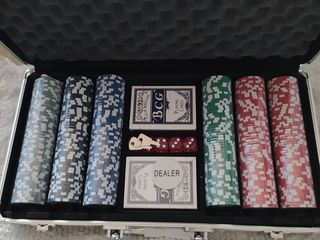 Set de poker Покерный набор на 300 фишек в кейсе c номиналом foto 2