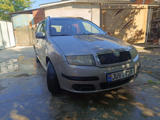 Skoda Fabia foto 2