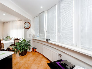 Apartament cu 2 camere, 100 m², Centru, Chișinău foto 16