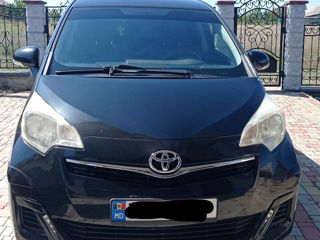 Toyota Verso-S foto 1