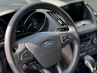 Ford Escape foto 2