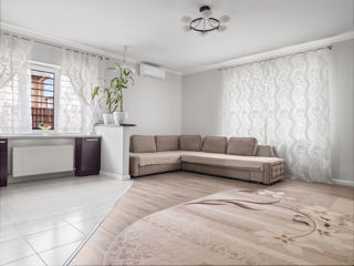 Apartament cu 2 camere, 90 m², Poșta Veche, Chișinău foto 2