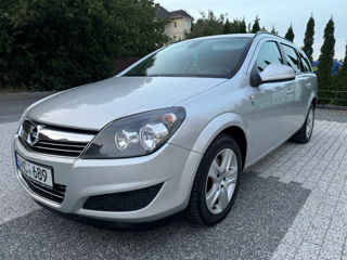 Opel Astra foto 1