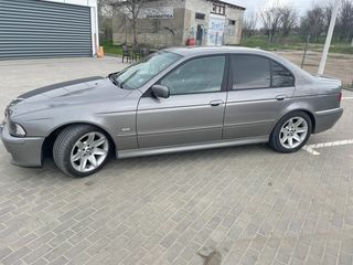 BMW 5 Series foto 4