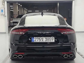 KIA Stinger foto 2