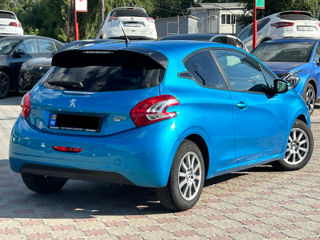 Peugeot 208 foto 4