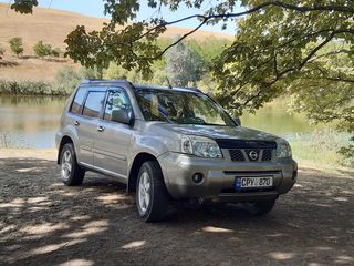 Nissan X-Trail foto 2