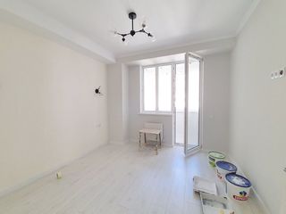 Vanzare apartament cu 2 odai! Euroreparație! foto 1