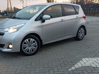 Toyota Verso-S foto 2