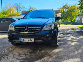 Mercedes M-Class foto 1