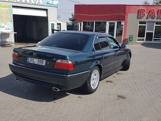 BMW 7 Series foto 2