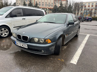 BMW 5 Series foto 2