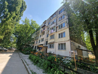 Apartament cu 3 camere, 70 m², Botanica, Chișinău foto 1