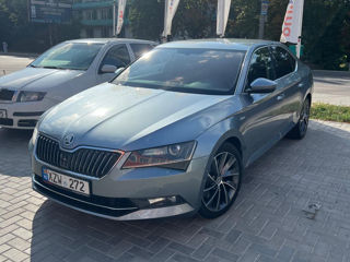 Skoda Superb foto 2