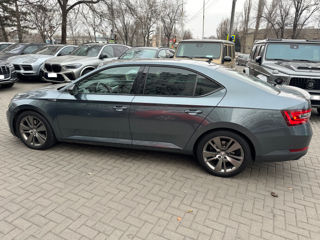 Skoda Superb foto 3