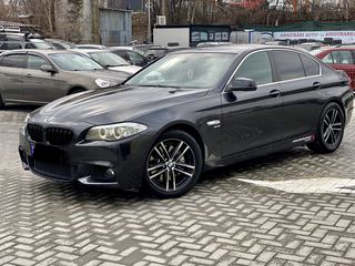 BMW 5 Series foto 2