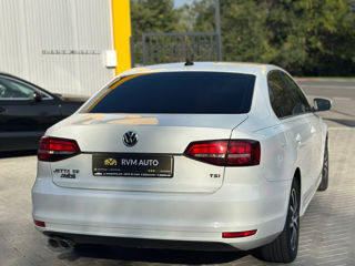 Volkswagen Jetta foto 6