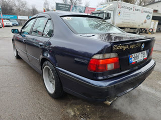 BMW 5 Series foto 7