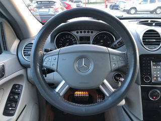 Mercedes M-Class foto 9