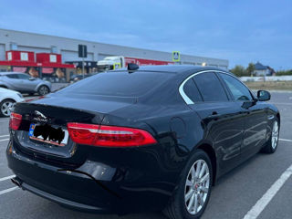 Jaguar XE foto 3