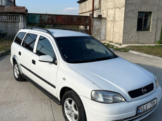 Opel Astra foto 1