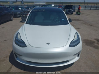 Tesla Model 3 foto 11