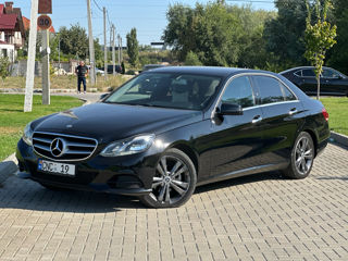 Mercedes E-Class foto 2